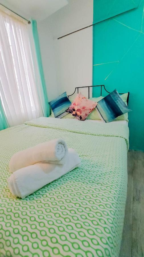Appartamento Retreat Haven in La Bella Tagaytay Tagaytay City Esterno foto