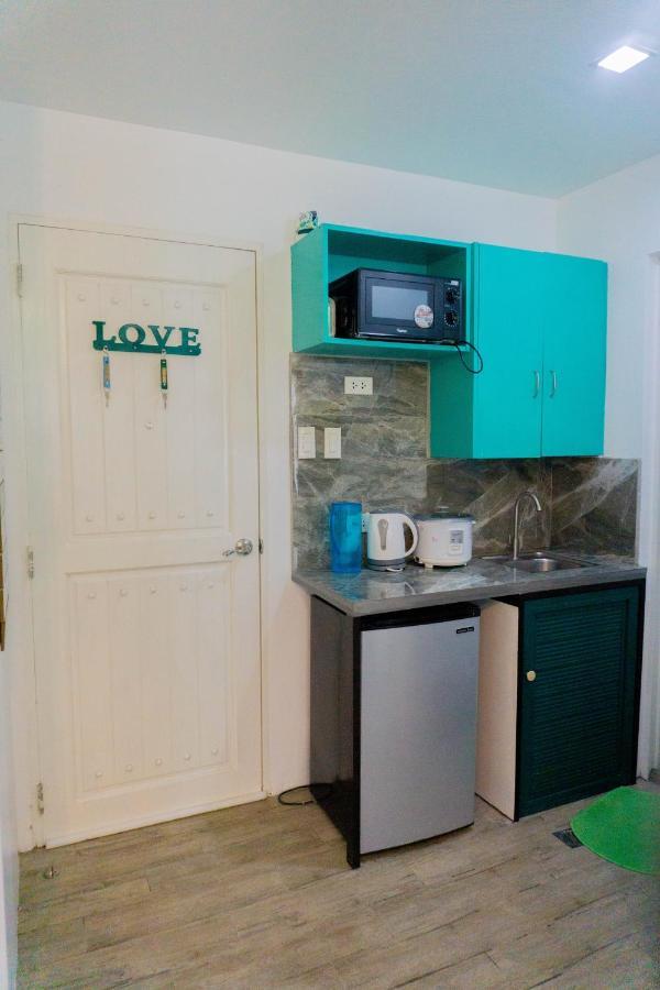 Appartamento Retreat Haven in La Bella Tagaytay Tagaytay City Esterno foto